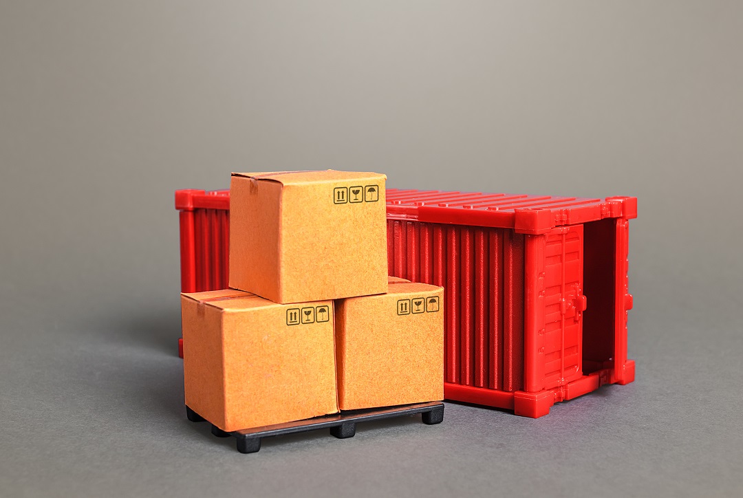 Red cargo. Красный контейнер. Container with Box.